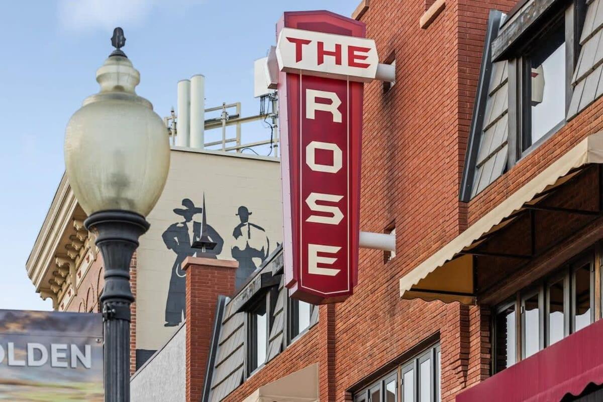 Avenue Hotel Downtown Golden Gold Miners Suite Exterior foto